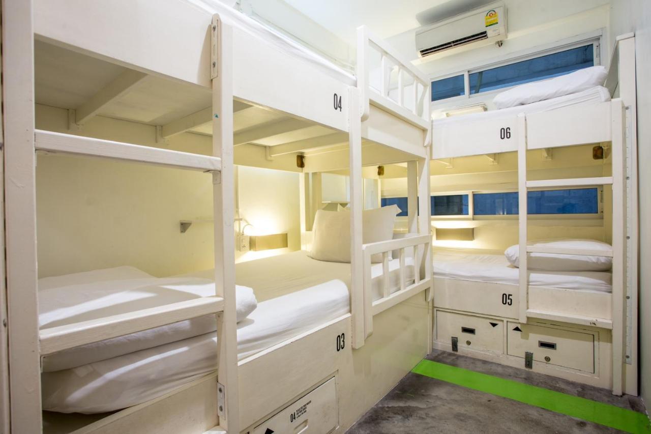 Qilombo Hostel Silom - Hq กรุงเทพมหานคร ภายนอก รูปภาพ
