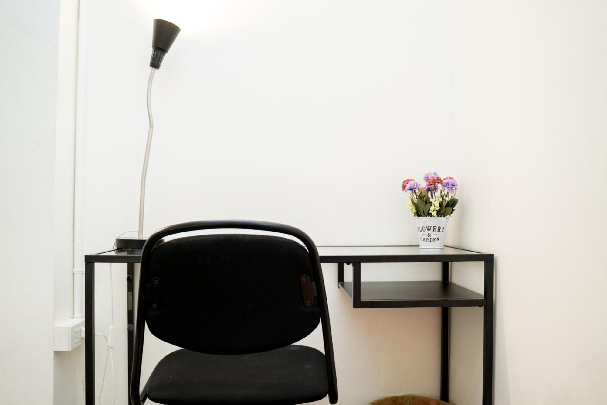 Qilombo Hostel Silom - Hq กรุงเทพมหานคร ภายนอก รูปภาพ